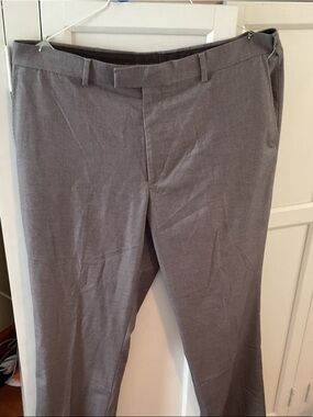 Savane Men's Gray Classic Dress Pants